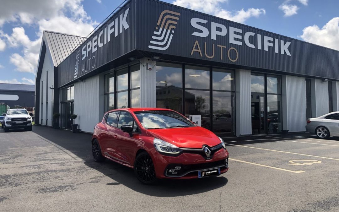 Renault Clio IV RS Trophy 1,6T 220cv EDC